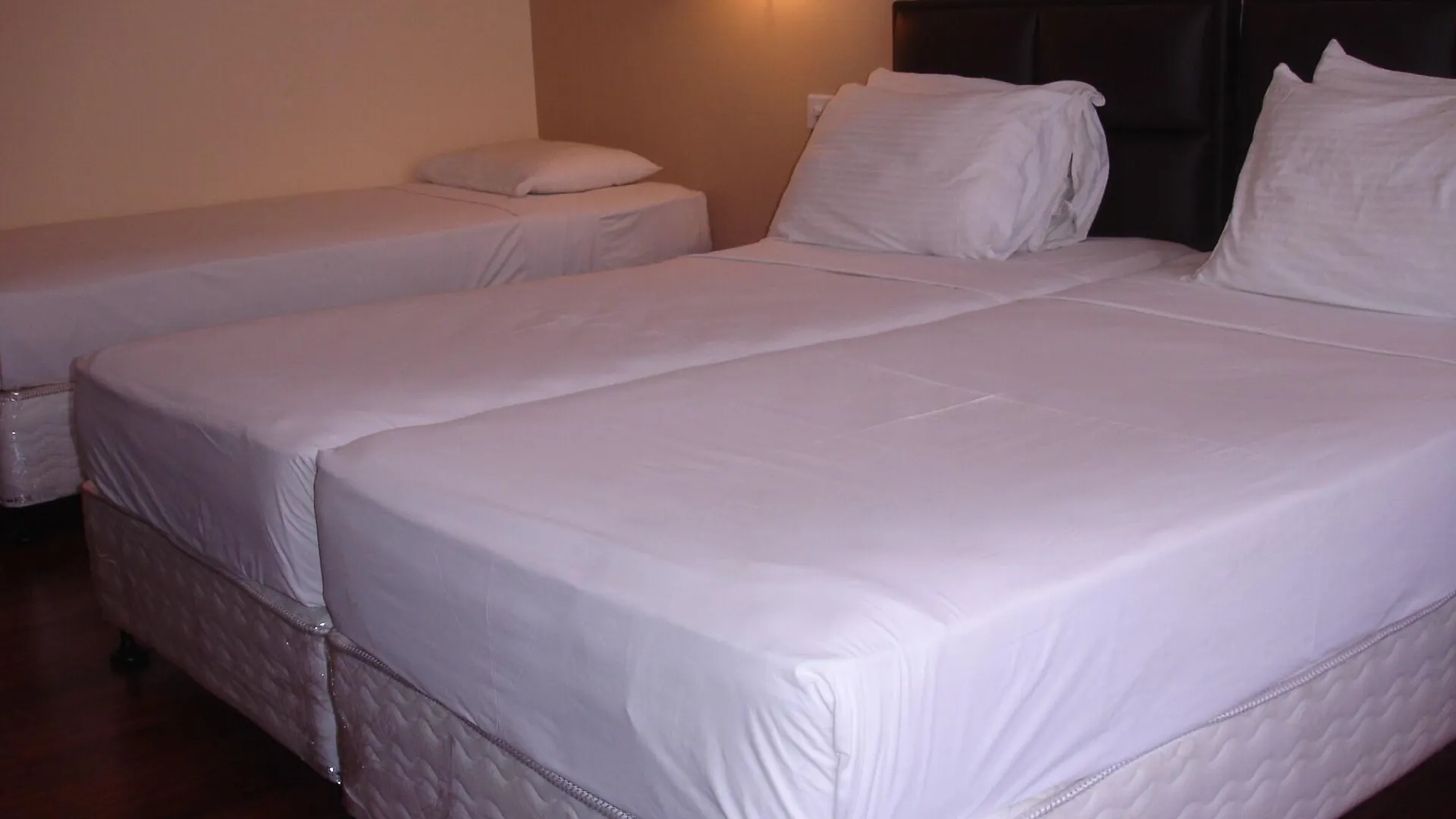 Devon Hotel Kandy 3*,  Sri Lanka
